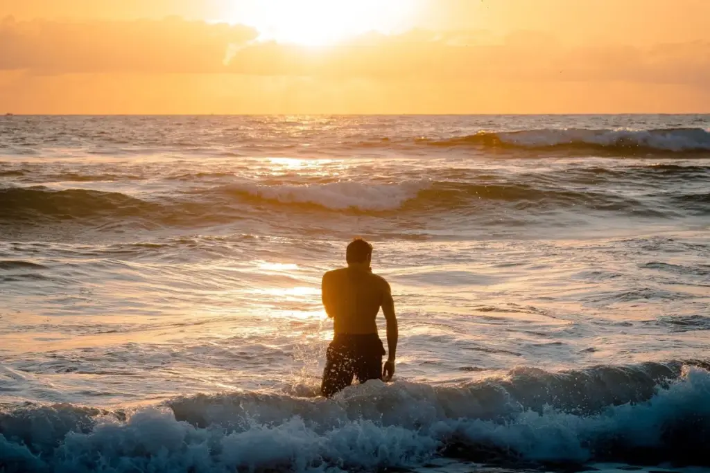 Havsvømning kan være et godt supplement til boksetræningen - sådan kommer du i gang